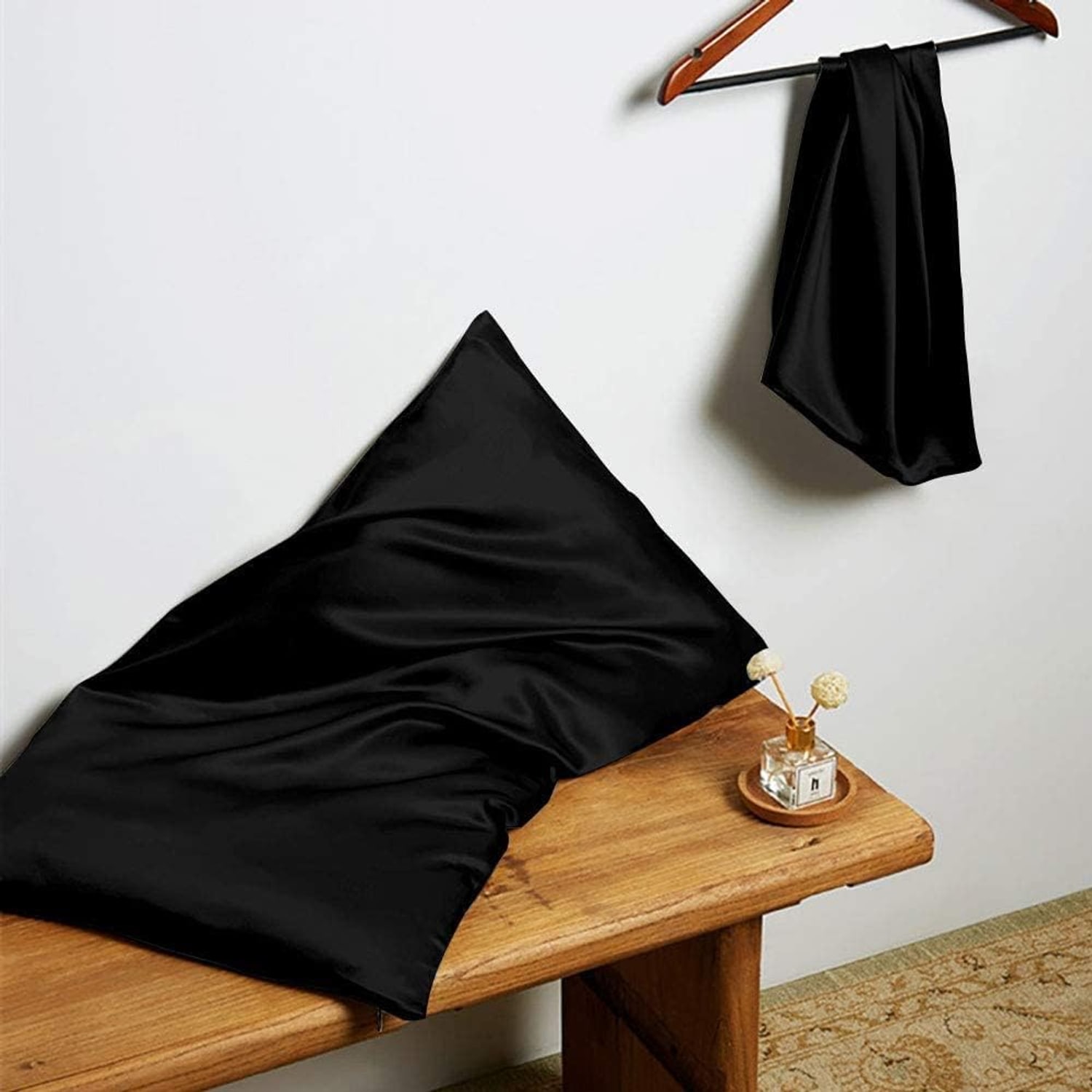 Black 22 Momme Mulberry Silk Pillowcase, Standard, Hidden Zip